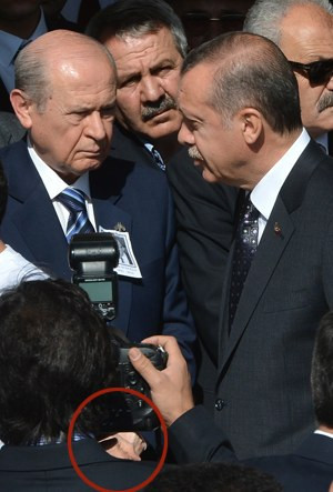 Kösoğlu ve Aras'ın cenaze töreninde gerginlik - Resim: 3