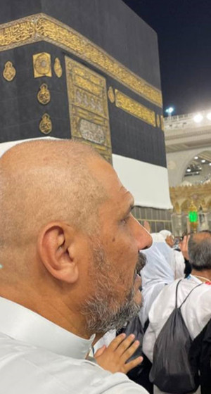 Kabe'de Müslümanlar sağanak altında akşam namazı kıldı