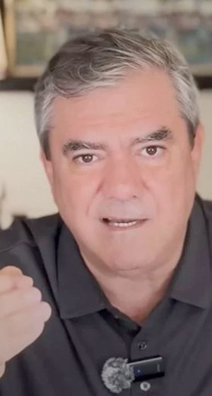 Yılmaz Özdil’den Özgür Özel’e İzmir eleştirisi: “Ganimet gözüyle baktı”