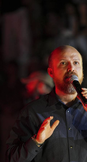 Bilal Erdoğan TÜGVA finalinde “Kardan Aydınlık” ezgisini seslendirdi