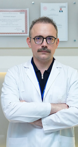 Kulak çizgisi kalp krizi belirtisi mi? Cem Yılmaz'da görüldü buna frank işareti deniyor
