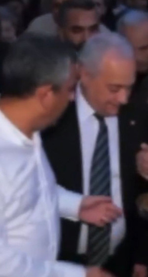 Vatandaşın börek teklifine Özgür Özel’den yanıt: Tövbe tövbe...