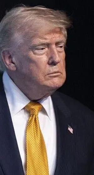 ABD Başkanı Trump, İran'da "sembolik" olarak hapishaneye atıldı