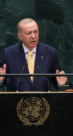 Cumhurbaşkanı Erdoğan BM kürsüsünde Sezai Karakoç’un şiirini okudu