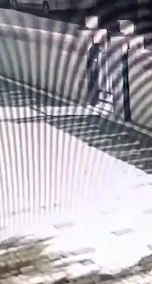 Maltepe'deki binanın çöküş anı kamerada!