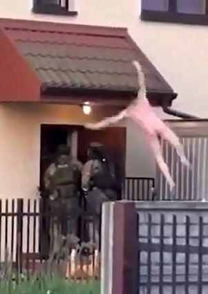 Gökten çırılçıplak adam düştü fena basıldı ama sonra... - Resim: 3