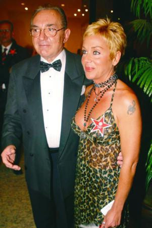 Ünlü organizatör kalbine yenildi - Resim: 4