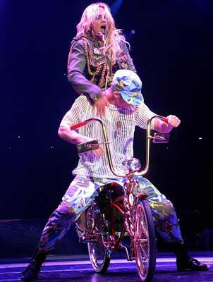 Britney Büyüledi - Resim: 2