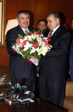 Nimet Çubukçu gözyaşlarını tutamadı - Resim: 1