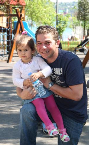 Ünlü oyuncu kızıyla görüntülendi - Resim: 3