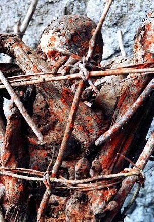 Kan donduran gelenek insanları balık gibi pişirip... - Resim: 3