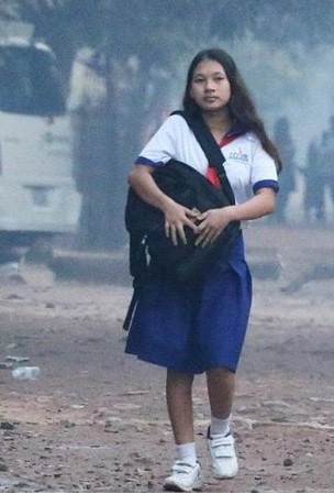 Ünlü çift bu defa bir aileyi evlat edindiler! - Resim: 4