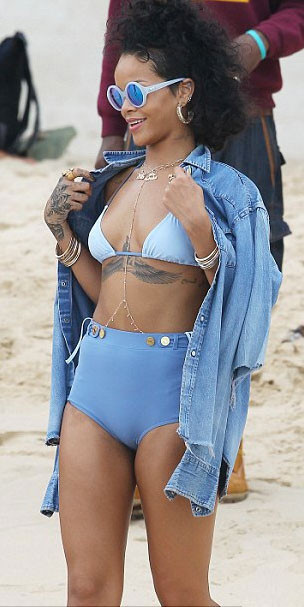 Rihanna'nın bikinisi görenleri şaşırttı! - Resim: 1
