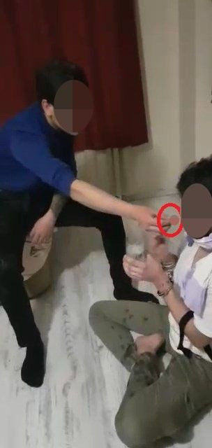 Bursa'da rehin aldıkları 2 gencin ağzına silah dayayıp kadın elbisesi giydiren çeteye operasyon - Resim: 3