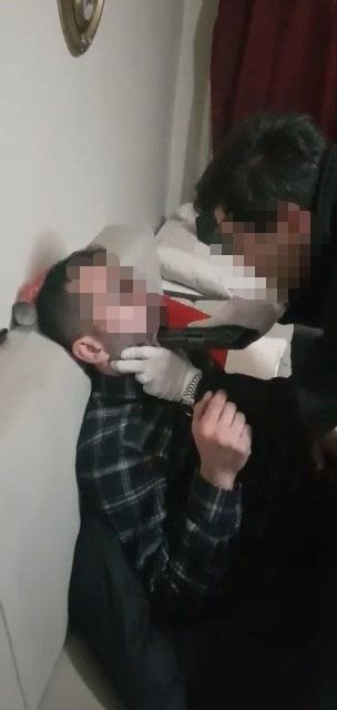 Ağzına silah sokup, mermi yutturdu! Etek giydirip sosyal medyada paylaştı! Serbest kaldı denilmişti ama... - Resim: 2