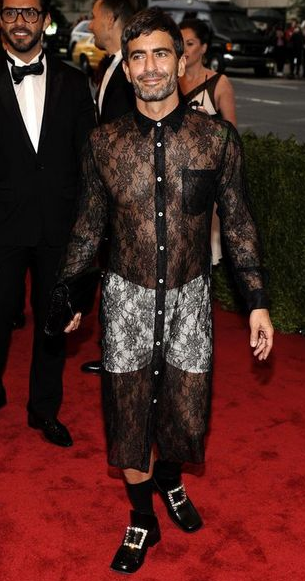 Beyaz donuyla geceye damga vurdu! - Resim: 1