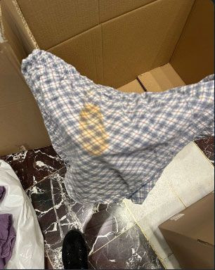 Deprem bölgesine gönderilecek yardım kolilerinden çıktı! Utandıran fotoğraflar hiç mi vicdanınız yok! - Resim: 1