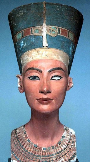 Rihanna Mısır kraliçesi oldu! - Resim: 3