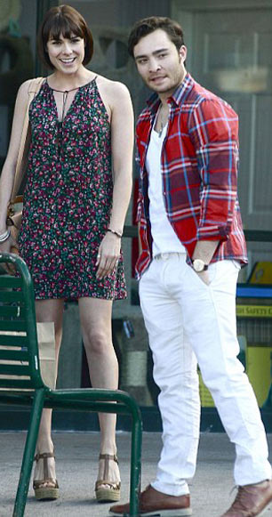 Gossip Girl'ün Chuck Bass'i çapkınlık turunda yakalandı! - Resim: 3