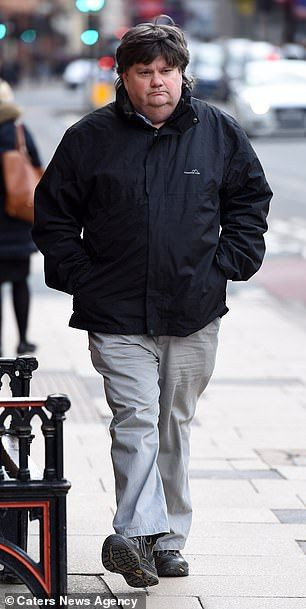 'Pedofili çetesi' ihbarlarıyla İngiltere'yi karıştıran adam Carl Beech pedofil çıktı - Resim: 3