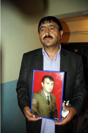 Erhan Ar'ın ailesi böyle üzülmüştü! - Resim: 2