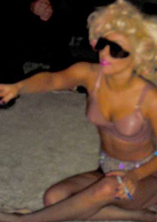 Alkol ünlü isimleri böyle rezil etti! - Resim: 2