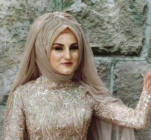 Genç kadın 2 aylık bebeğinin yanında bıçaklanarak öldürülmüş halde bulundu - Resim: 0