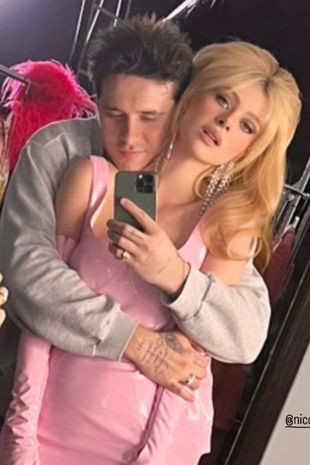 Beckham'ın oğlu evlilik yıldönümünde karısının yarı çıplak fotoğrafını paylaştı! - Resim: 3