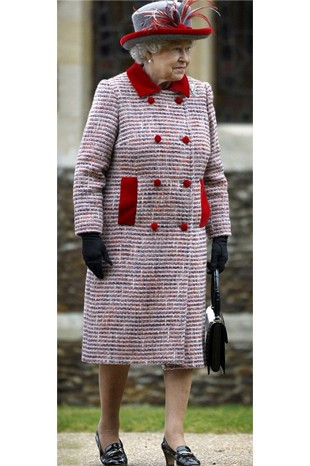 Kraliçe 50 yıldır aynı ayakkabıyı giyiyor - Resim: 4