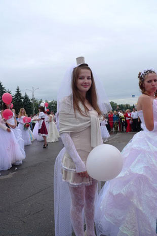 Rusya'nın damatsız gelinleri - Resim: 4