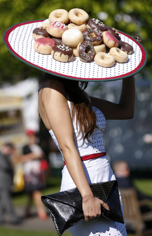Sizce atlar mı yoksa kadınlar mı yarışıyor? - Resim: 3