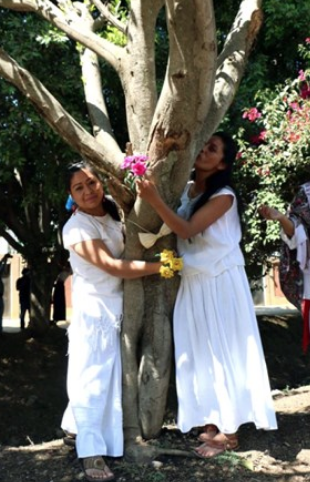 Şaşkına çeviren evlilik! Görenler 'yok artık' diyor - Resim: 3