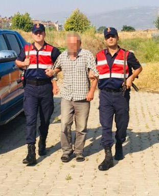 İzmir'de camiden yardım paralarını çaldı.. Kaçamadan yakalandı - Resim: 0