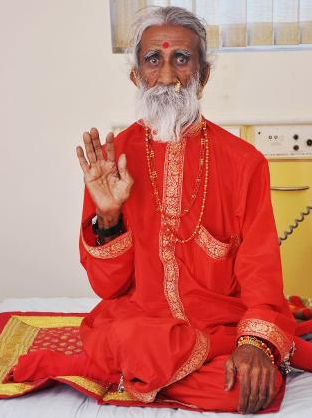 73 yıldır hiçbir şey yiyip içmiyor - Resim: 1