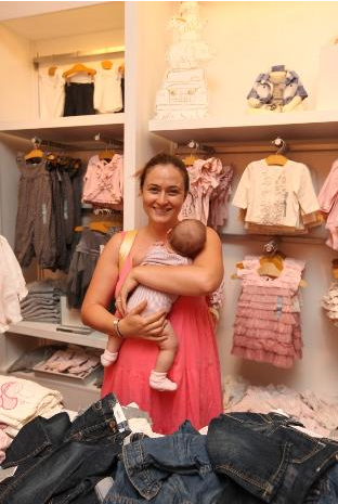 Bu kez gülümseyerek poz verdi - Resim: 1