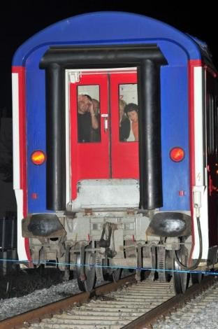 Tren yolunda feci kaza - Resim: 1