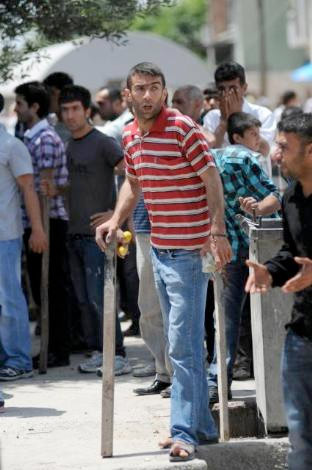 Mersin sokaklarında aşiret kavgası  - Resim: 2