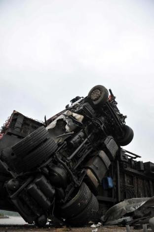Akılalmaz kazadan mucize kurtuluş - Resim: 1