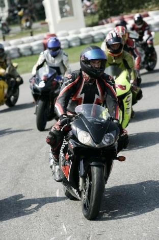 Kürşat Tüzmen piste çıktı - Resim: 2