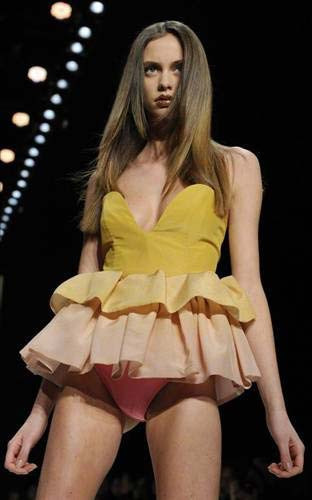 Berlin'de çılgın defile! - Resim: 1