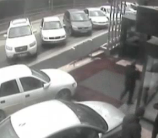 Canlı bomba kargocu kılığında gitmiş - Resim: 4