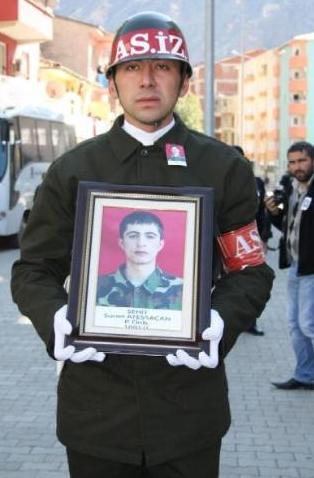Artvin şehidini böyle uğurladı - Resim: 3