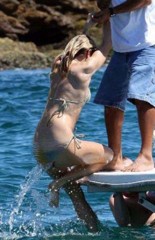 Rüzgar esti eteği başına geçti - Resim: 3