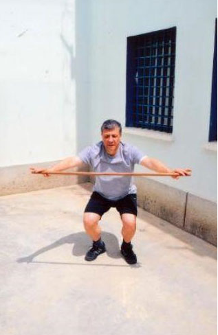 Balbay Meclis için form tutuyor - Resim: 2