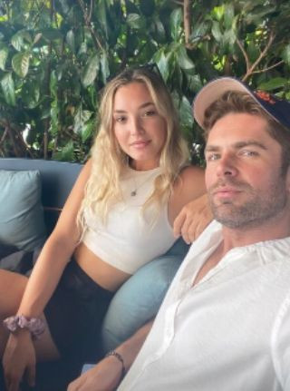 Sude Burcu ve Mert Öcal'dan aşk tatili Survivor'dan elenince soluğu yanında aldı - Resim: 1