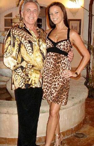 Eşleri çocuklarından genç - Resim: 2