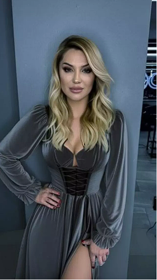 Songül Karlı göğüs ve bacak dekolteli poz verdi, görenler Hadise'ye benzetti - Resim: 4