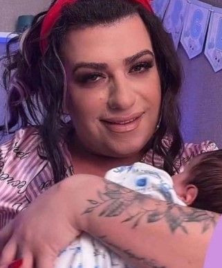 Hamilelik videolarıyla alay konusu olan trans fenomen Mükremin Gezgin, yaşadığı ölüm korkusunu ilk defa anlattı! - Resim: 1