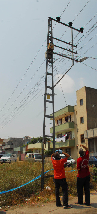 Cesedi bir saat tellerde asılı kaldı - Resim: 3