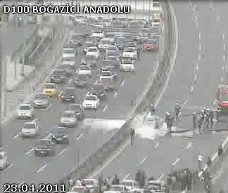 Köprüde otomobil yangını - Resim: 2